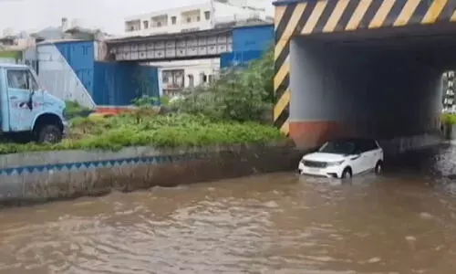 ബംഗളൂരുവിൽ മഴ ശക്തം; രണ്ട് മരണം