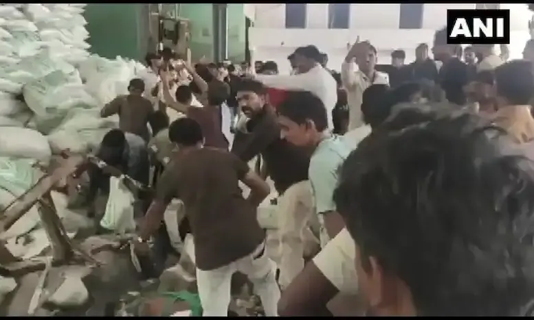 ഗുജറാത്ത് ഫാക്ടറിയിൽ ചുമരിടിഞ്ഞ് വീണ് 12 തൊഴിലാളികൾ മരിച്ചു