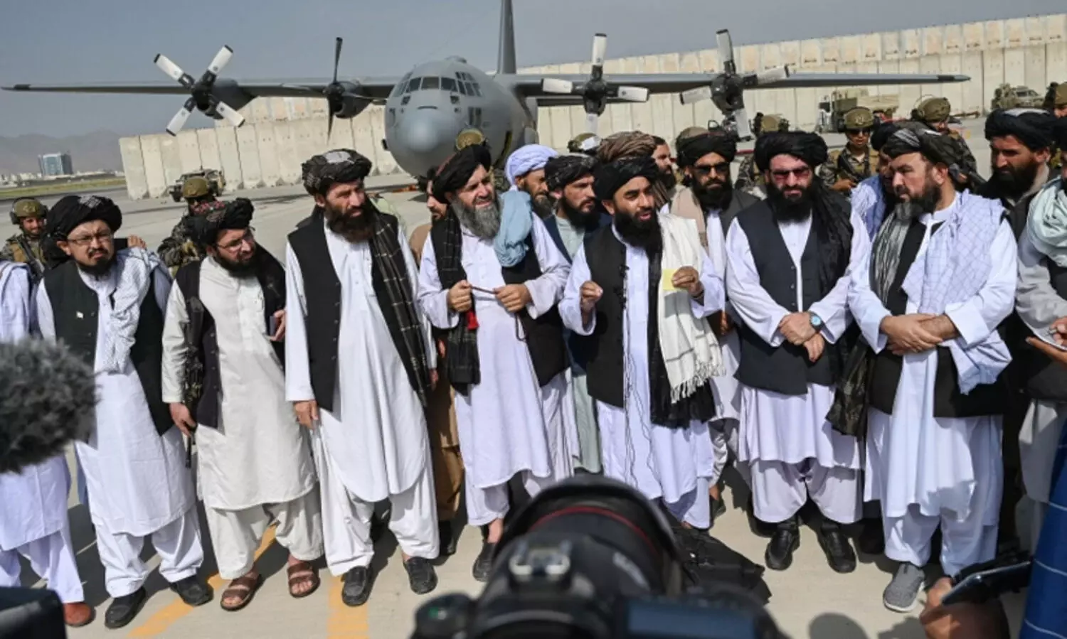 അഫ്ഗാനിലെ വനിത അവതാരകർ മുഖംമറക്കണം–താലിബാൻ