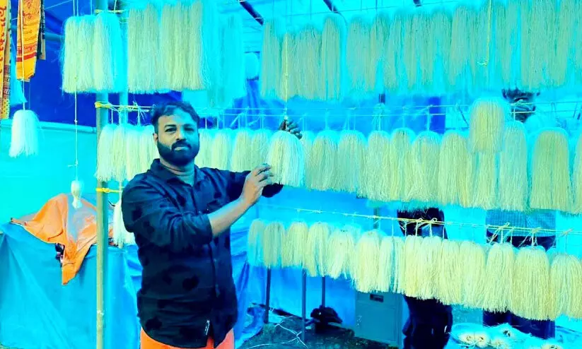 ഓടപ്പൂക്കളൊരുക്കി കൊട്ടിയൂർ ഗ്രാമം