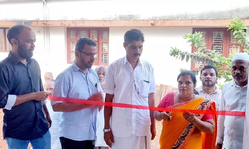 പീപിൾസ് ഫൗണ്ടേഷൻ നിർമിച്ച വീട് കൈമാറി