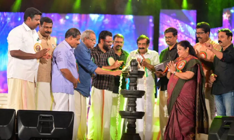 കാട്ടാൽ പുസ്തകമേളക്ക് തുടക്കം