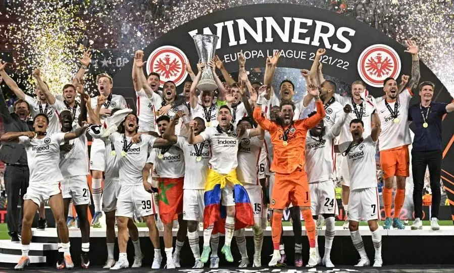 യൂറോപ ലീഗ് കിരീടം ഫ്രാങ്ക്ഫർട്ടിന് യൂറോപ ലീഗ് കിരീടം ഫ്രാങ്ക്ഫർട്ടിന്