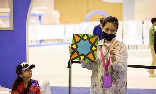 ആടിയും പാടിയും വളന്‍റിയേഴ്‌സ്