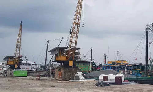 കാലവർഷം കനത്തു; ബേപ്പൂരിൽ ഉരു ചരക്കുനീക്കം പ്രതിസന്ധിയിൽ