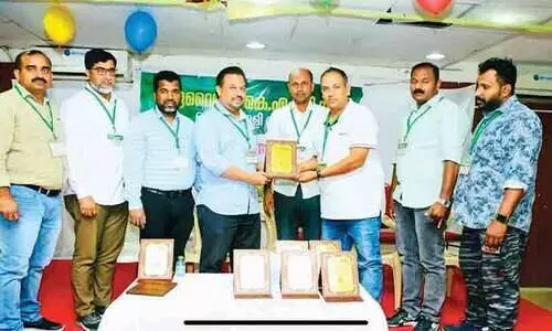 കെ.എം.സി.സി കൊടുവള്ളി മണ്ഡലം കോവിഡ് വളന്റിയർമാരെ ആദരിച്ചു കെ.എം.സി.സി കൊടുവള്ളി മണ്ഡലം കോവിഡ് വളന്റിയർമാരെ ആദരിച്ചു