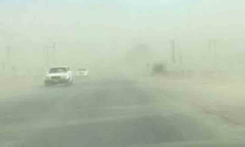 പൊ​ടി​ക്കാ​റ്റ്:  ഒ​മാ​നെ കാ​ര്യ​മാ​യി ബാ​ധി​ക്കി​ല്ല