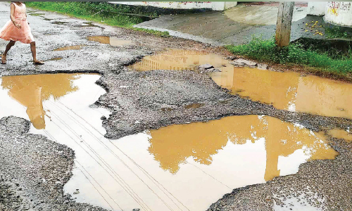 പ​രി​ഹാ​ര​മി​ല്ലാ​തെ മൂ​ന്നു​മു​റി-​മാ​ങ്കു​റ്റി​പ്പാ​ടം റോ​ഡി​ലെ ദു​രി​ത യാ​ത്ര