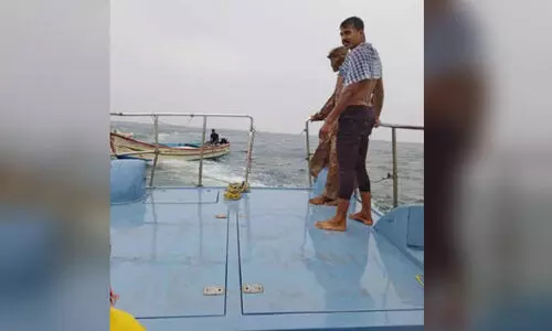 കടലിൽ അകപ്പെട്ട മത്സ്യത്തൊഴിലാളികളെ രക്ഷപ്പെടുത്തി