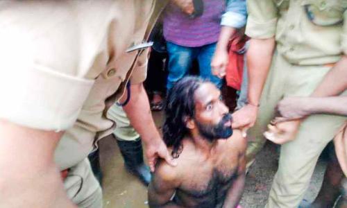 മാരകായുധവുമായി ഭീകരാന്തരീക്ഷമുണ്ടാക്കിയ യുവാവ് പിടിയിൽ മാരകായുധവുമായി ഭീകരാന്തരീക്ഷമുണ്ടാക്കിയ യുവാവ് പിടിയിൽ