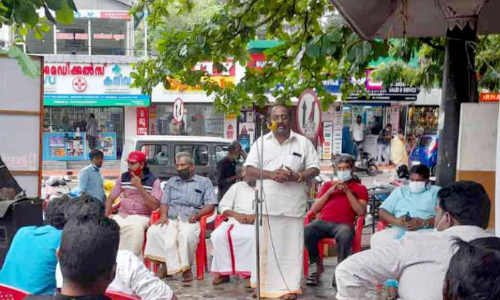 കേന്ദ്രം മത്സ്യത്തൊഴിലാളികളെ കടക്കെണിയിലേക്ക് തള്ളിവിടുന്നു