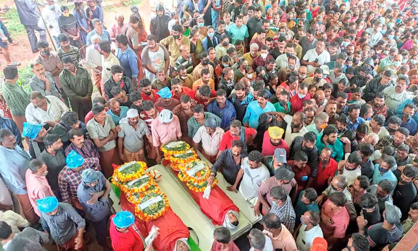 ദിൽജിത്തിനും നന്ദഗോപനും നാടിന്റെ യാത്രാമൊഴി ദിൽജിത്തിനും നന്ദഗോപനും നാടിന്റെ യാത്രാമൊഴി