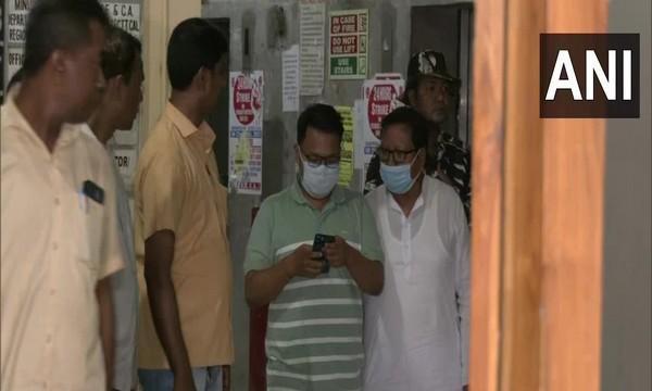 അധ്യാപക നിയമന അഴിമതി; ബംഗാൾ മന്ത്രിയെ ചോദ്യം ചെയ്ത് സി.ബി.ഐ അധ്യാപക നിയമന അഴിമതി; ബംഗാൾ മന്ത്രിയെ ചോദ്യം ചെയ്ത് സി.ബി.ഐ