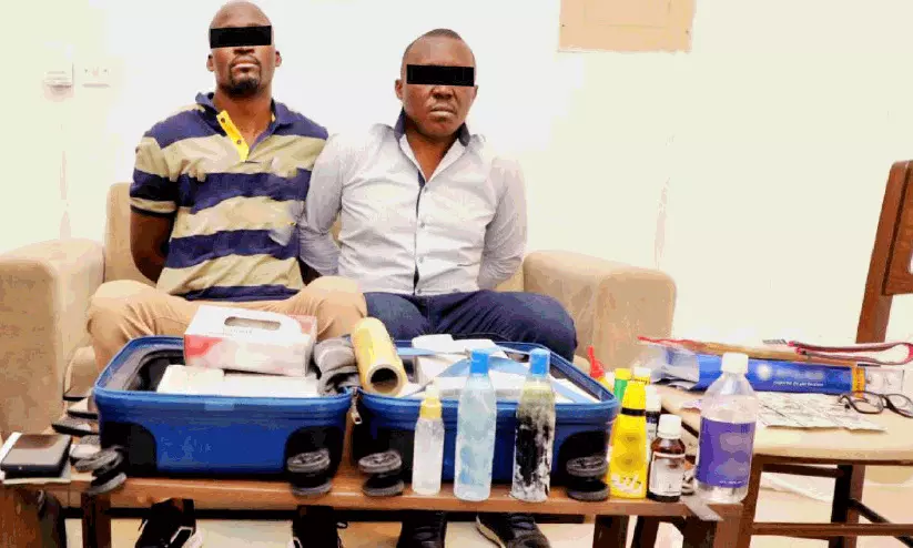 കറൻസി തട്ടിപ്പ്; രണ്ടു പേർ അറസ്റ്റിൽ കറൻസി തട്ടിപ്പ്; രണ്ടു പേർ അറസ്റ്റിൽ