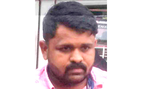 എ.ടി.എമ്മിലെത്തുന്നവരെ കബളിപ്പിച്ച് പണം തട്ടുന്ന  യുവാവ് പിടിയിൽ