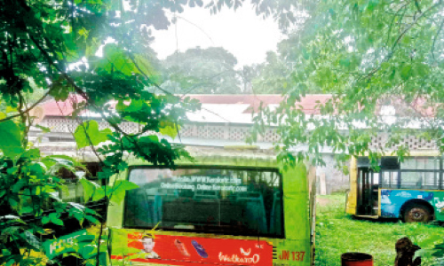 ലോഫ്ലോർ ബസുകൾ ക്ലാസ്​ മുറികളാകും; ആദ്യ ബസ് കണ്ടനകം വർക്ക് ഷോപിൽനിന്ന് കൈമാറും