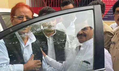 27 മാസത്തെ ജയിൽ വാസം: അഅ്സംഖാൻ പുറത്തിറങ്ങി