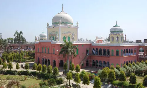 മുസ്‍ലിംകൾക്ക് ഗ്രാന്‍റിന്‍റെ ആവശ്യമില്ല; യു.പി സർക്കാരിനെ വിമർശിച്ച് ദയൂബന്ദ് പണ്ഡിതർ