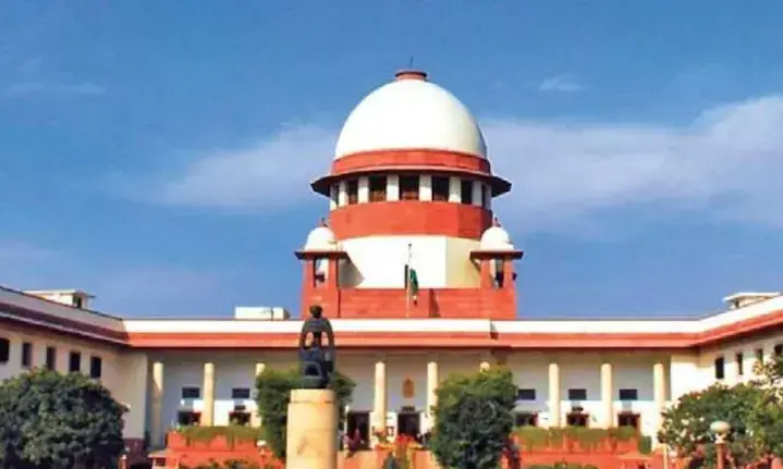 സുപ്രീംകോടതിക്ക് മുൻ ജഡ്ജിമാരുടെ പരാതി കത്ത്:  യു.പി സർക്കാറിനെതിരെ സ്വമേധയാ കേസെടുക്കണം