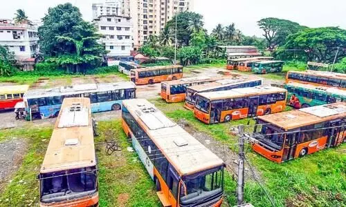 തേവരയാർഡിലെ ലോ ഫ്ലോർ ബസുകൾ പൊളിക്കൽ നടപടിയിലേക്ക്