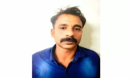 നമ്പർ മറച്ച സ്കൂട്ടറിൽ വന്ന്മാല കവർന്നയാളെ  പൊലീസ് കുടുക്കി