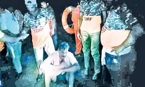 വെള്ളക്കെട്ടില്‍ ചാടിയ അന്തർ സംസ്ഥാന തൊഴിലാളി ചികിത്സക്കിടെ കടന്നുകളഞ്ഞു