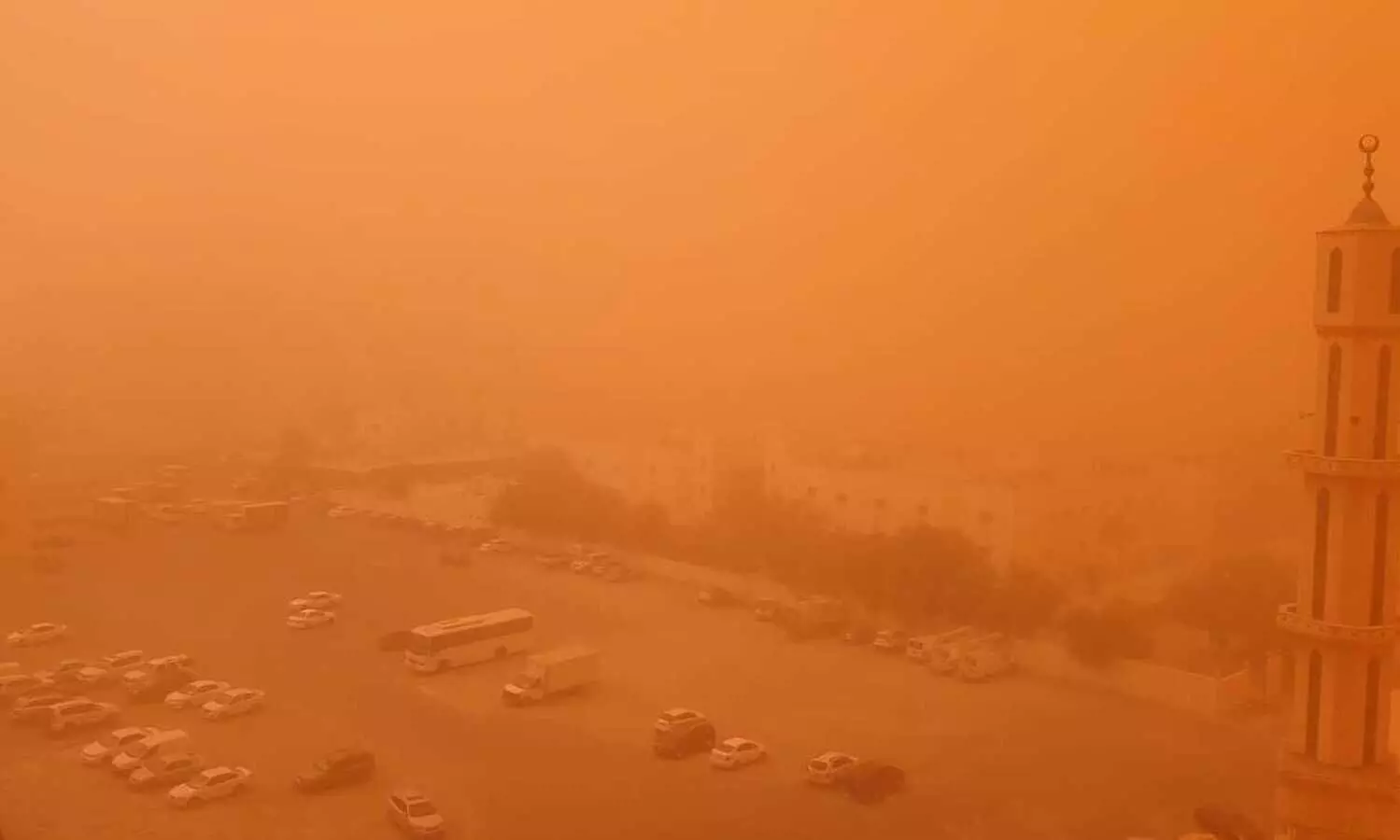 പ്രവചനം പോലെ കുവൈത്തിൽ വൻ പൊടിക്കാറ്റ്