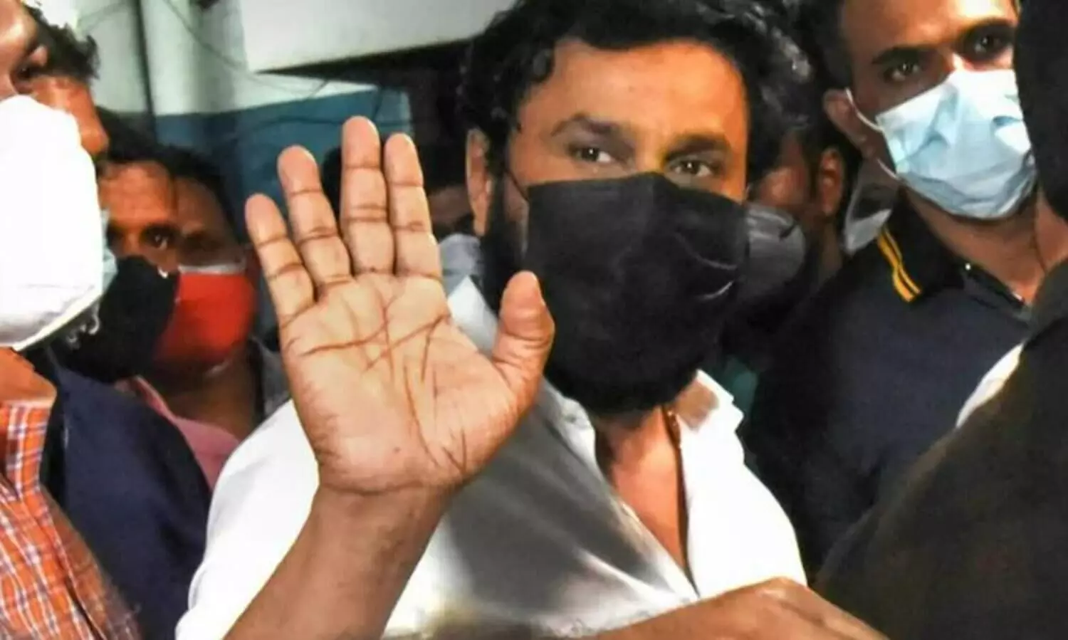 ദിലീപിനുവേണ്ടി ഉന്നതതല രാഷ്ട്രീയ ഇടപെടൽ, കേസ് അട്ടിമറിക്കാൻ ശ്രമം; ആക്രമിക്കപ്പെട്ട നടി ഹൈകോടതിയിൽ