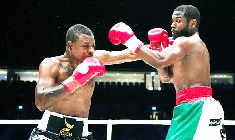 കാണികള്ക്ക് വിരുന്നായി മെയ്വെതര്-ഡോണ് മൂര് പോരാട്ടം കാണികള്ക്ക് വിരുന്നായി മെയ്വെതര്-ഡോണ് മൂര് പോരാട്ടം