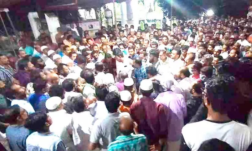 ആദിക്കാട്ടുകുളങ്ങരയെ കണ്ണീരിലാഴ്ത്തി ഫഹ്‌റുദ്ദീൻ അൽ ഖാസിമിയുടെ വിയോഗം