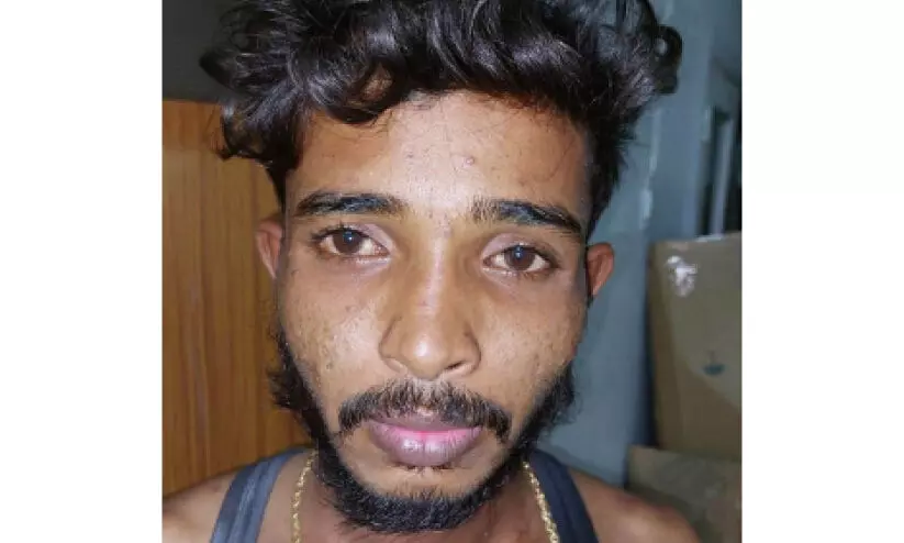 ആശുപത്രിക്ക് സമീപം നിർത്തിയിട്ട വാഹനം മോഷ്ടിച്ചയാൾ പിടിയിൽ