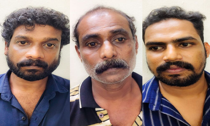 ഗൃഹനാഥനെ റോഡരികിൽ മരിച്ച നിലയിൽ കണ്ട സംഭവം കൊലപാതകമെന്ന് തെളിഞ്ഞു; മൂന്നുപേർ പിടിയിൽ ഗൃഹനാഥനെ റോഡരികിൽ മരിച്ച നിലയിൽ കണ്ട സംഭവം കൊലപാതകമെന്ന് തെളിഞ്ഞു; മൂന്നുപേർ പിടിയിൽ