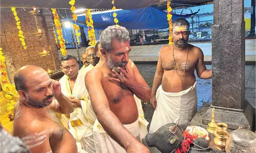 ജഗന്നാഥ ക്ഷേത്രത്തിൽ ഇളനീർ അഭിഷേകം