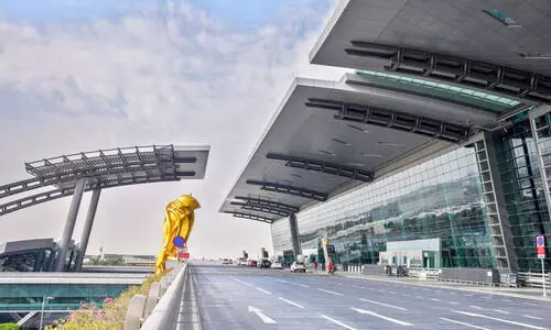 ഹ​മ​ദ്​ വി​മാ​ന​ത്താ​വ​ളം: ടെ​ർ​മി​ന​ലു​ക​ൾ​ക്കു​ മു​ന്നി​ൽ പി​ക്​​അ​പ്, ഡ്രോ​പ്​ ഓ​ഫി​ന്​ വി​ല​ക്ക്​