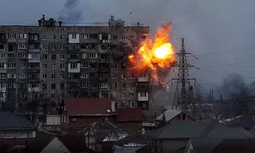 കിഴക്കൻ യുക്രെയ്നിൽ ഷെല്ലിങ് ശക്തമാക്കി റഷ്യ