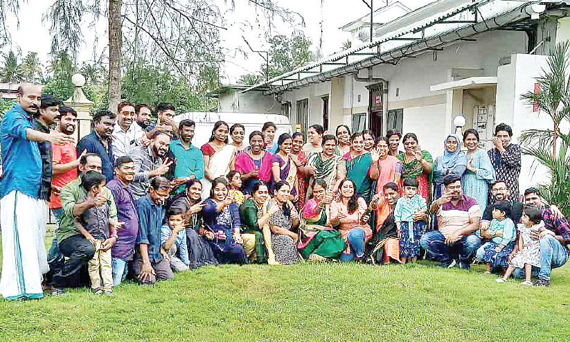 ഓർമകൾ പൂത്തുലഞ്ഞ് പൂർവവിദ്യാർഥി സമാഗമം ഓർമകൾ പൂത്തുലഞ്ഞ് പൂർവവിദ്യാർഥി സമാഗമം