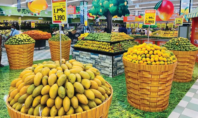 തേനൂറും മാമ്പഴങ്ങളുമായി ലുലു ഹൈപര്മാര്ക്കറ്റിൽ കിംഗ്ഡം ഓഫ് മാംഗോസ് ഫെസ്റ്റിവൽ തേനൂറും മാമ്പഴങ്ങളുമായി ലുലു ഹൈപര്മാര്ക്കറ്റിൽ കിംഗ്ഡം ഓഫ് മാംഗോസ് ഫെസ്റ്റിവൽ