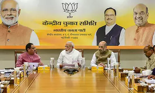 രാഷ്ട്രപതി- രാജ്യസഭാ തെരഞ്ഞെടുപ്പ്: ബി.ജെ.പി മുതിർന്ന ​നേതാക്കളുടെ യോഗം ചേർന്നു; കോൺഗ്രസ്-ബി.ജെ.പി ഇതര മുന്നണിക്കായി കെ.സി.ആർ