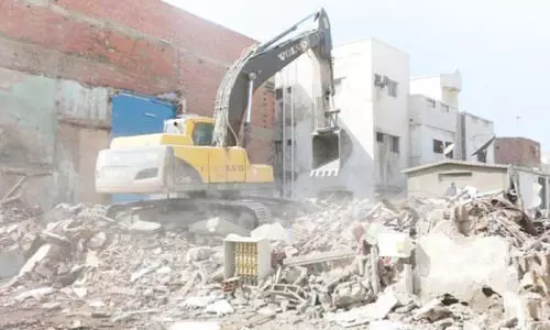 ജിദ്ദയിലെ കെട്ടിടം പൊളി: രണ്ട് ജില്ലകളിൽ വൈദ്യുതി ബന്ധം വിച്ഛേദിച്ചു