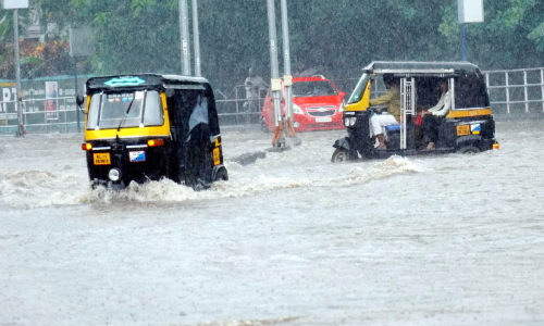മുന്നിൽ മഴക്കാലം; മാവൂർ റോഡ്​   മാലിന്യത്തടാകമാകും