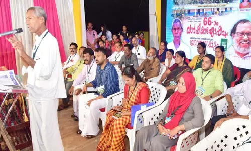 കുട്ടികളെ ചേർത്തുപിടിച്ച് ഹജ്ജബ്ബ