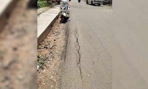 ടാറിങ്​ കഴിഞ്ഞ് ഒരാഴ്ചക്കകം റോഡ് തകര്‍ന്നു