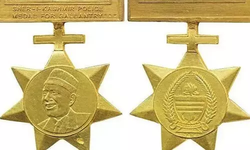 പൊലീസ് മെഡലിൽ നിന്ന് ഷെയ്ഖ് അബ്ദുല്ലയുടെ ചിത്രം നീക്കം ചെയ്ത് കാശ്മീർ