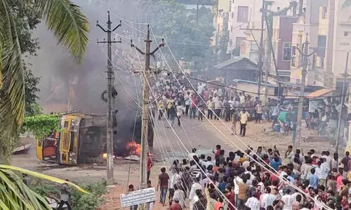 ജില്ലയുടെ പേരുമാറ്റം: ആന്ധ്രയിൽ സംഘർഷം; മന്ത്രിയുടെയും എം.എൽ.എയുടെയും വീടിന് തീയിട്ടു