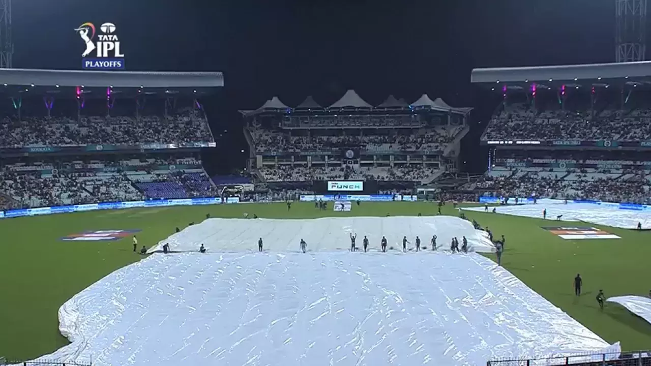 ഐ.പി.എൽ : മഴമൂലം ടോസ് വൈകുന്നു; മത്സരം ഉപേക്ഷിച്ചാൽ ബാംഗ്ലൂർ പുറത്താകും