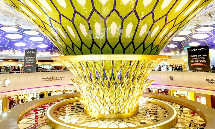 അബൂദബി വിമാനത്താവളത്തിലെ രണ്ടാം ടെര്‍മിനല്‍ തുറന്നു