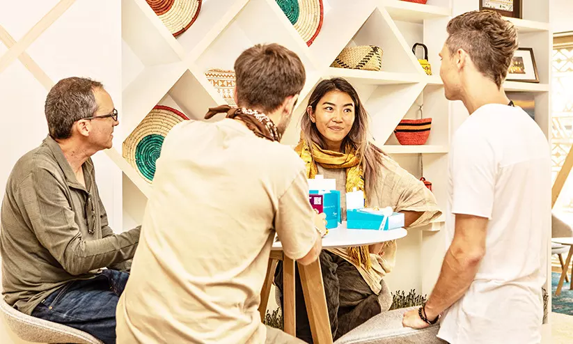 അറേബ്യൻ ആതിഥേയത്വത്തിന്റെ ഊഷ്മളതയുമായി ദാവോസ്‌ തെരുവിൽ സൗദി കഫേകൾ