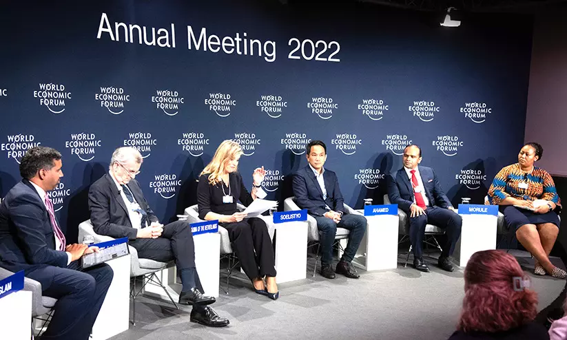 ലോക സാമ്പത്തികഫോറത്തിൽ പങ്കെടുത്ത് ലുലു മേധാവികൾ ലോക സാമ്പത്തികഫോറത്തിൽ പങ്കെടുത്ത് ലുലു മേധാവികൾ