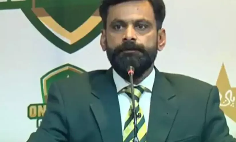 ലാഹോറിലെ പമ്പുകളിൽ പെട്രോളില്ല, എ.ടി.എമ്മുകളിൽ പണവും; വിമർശനവുമായി ക്രിക്കറ്റ് താരം മുഹമ്മദ് ഹഫീസ്