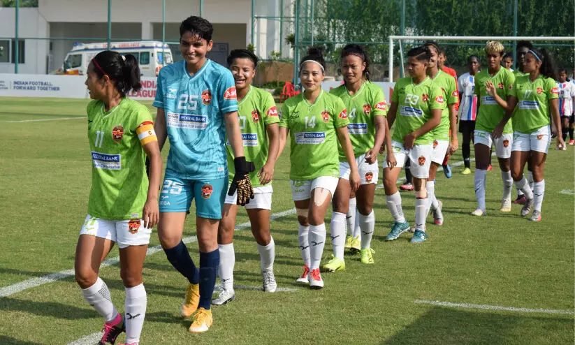 സമനിലയരികെ പെൺകിരീടം: ഗോകുലം ഇന്ന് സേതു എഫ്.സിയെ നേരിടും സമനിലയരികെ പെൺകിരീടം: ഗോകുലം ഇന്ന് സേതു എഫ്.സിയെ നേരിടും